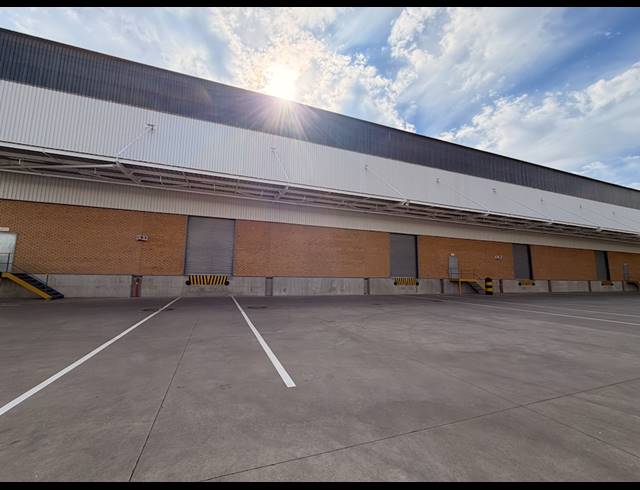 13,926M² WAREHOUSE TO LET IN GOSFORTH PARK